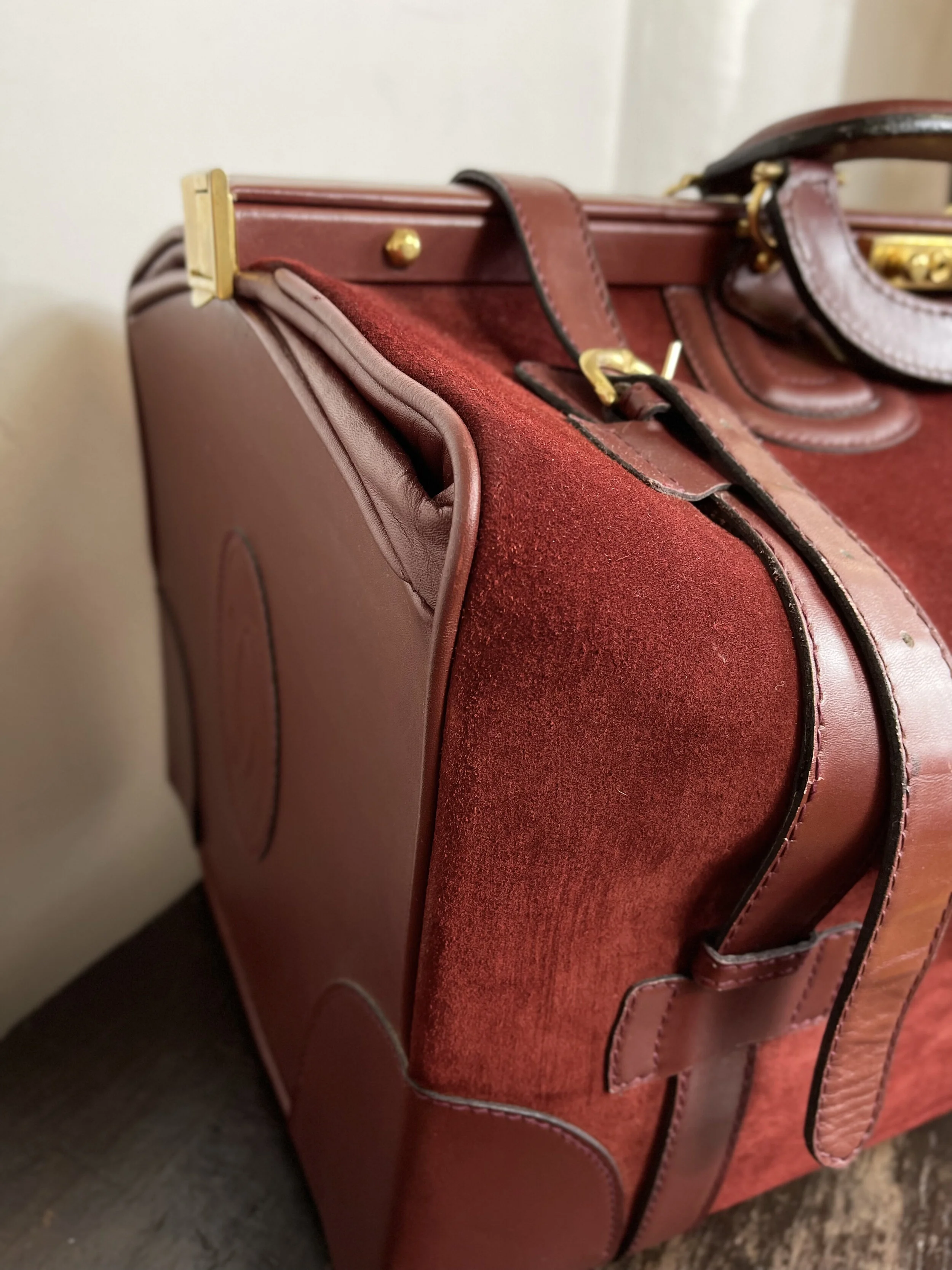 Vintage 1984 Le Must De Cartier Trunk Luggage with signature Red Vintage 1984 Le Must De Cartier Trunk Luggage with signature Red